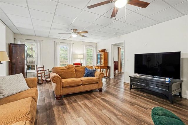 913 Arbor Drive, Loganville, GA 30052