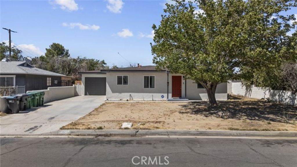 1135 W Pillsbury Street, Lancaster, CA 93534