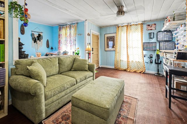 1225 E Union Bower Road, Irving, TX 75061