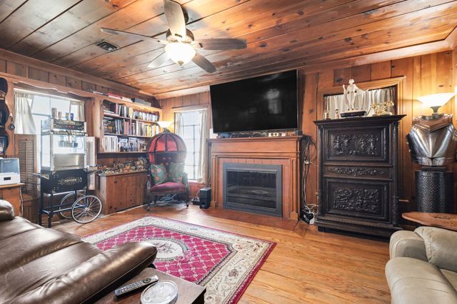 1225 E Union Bower Road, Irving, TX 75061