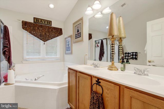 3101 REX DR, York, PA 17402