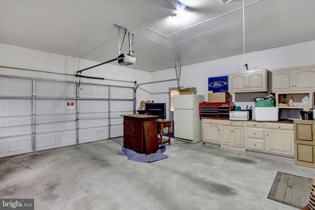 3101 REX DR, York, PA 17402