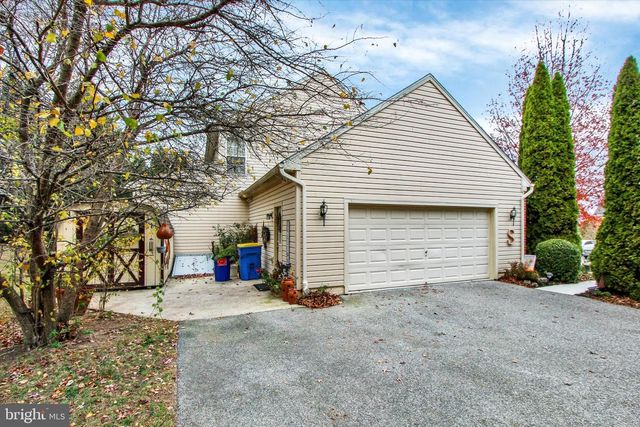 3101 REX DR, York, PA 17402