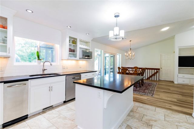 17 Kirkwall Place, Bella Vista, AR 72715