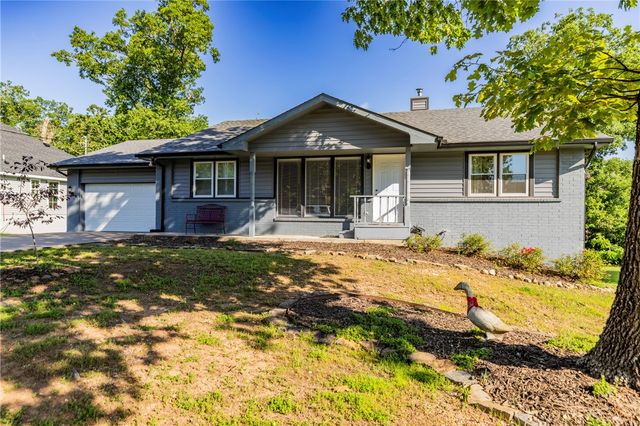 17 Kirkwall Place, Bella Vista, AR 72715