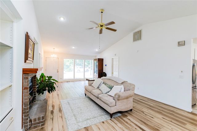 17 Kirkwall Place, Bella Vista, AR 72715