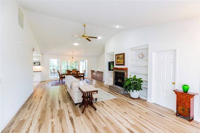 17 Kirkwall Place, Bella Vista, AR 72715