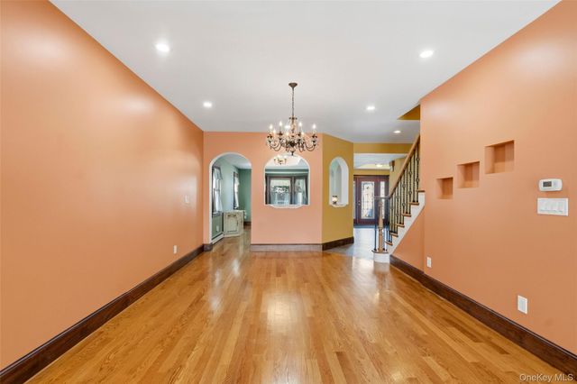2185 Sycamore Avenue, Ronkonkoma, NY 11779