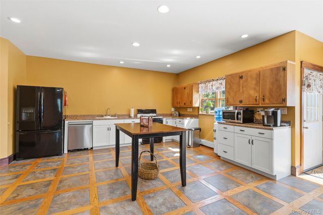 2185 Sycamore Avenue, Ronkonkoma, NY 11779