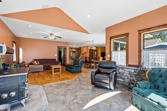 2185 Sycamore Avenue, Ronkonkoma, NY 11779