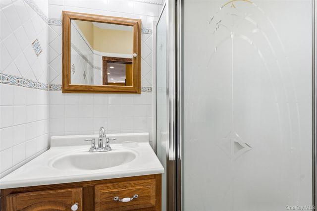 2185 Sycamore Avenue, Ronkonkoma, NY 11779