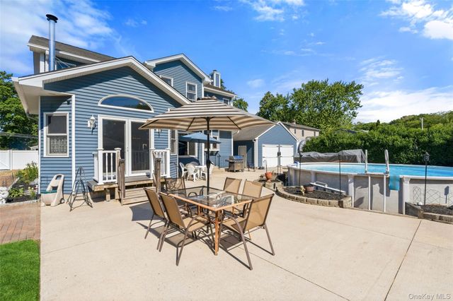 2185 Sycamore Avenue, Ronkonkoma, NY 11779