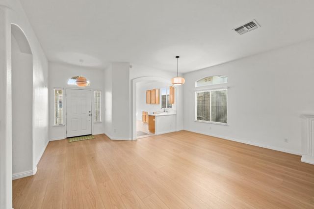 2241 Vail Ct, Rocklin, CA 95765