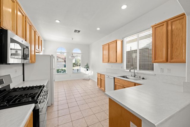 2241 Vail Ct, Rocklin, CA 95765