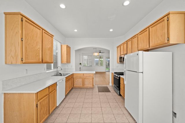 2241 Vail Ct, Rocklin, CA 95765