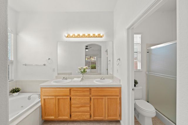 2241 Vail Ct, Rocklin, CA 95765