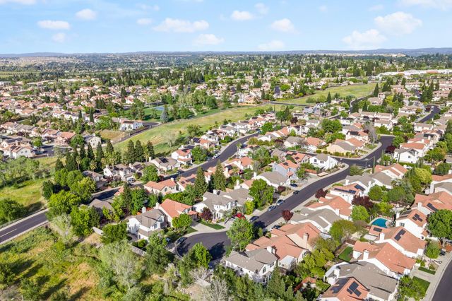 2241 Vail Ct, Rocklin, CA 95765