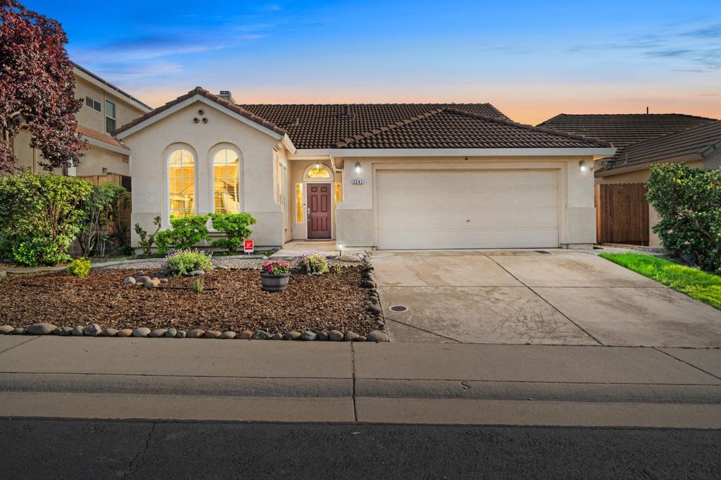 2241 Vail Ct, Rocklin, CA 95765