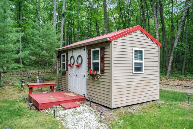 416 Crystal Lane, Roscommon, MI 48653