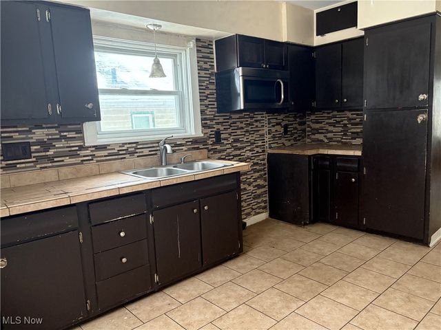 586 Morgan Avenue, Akron, OH 44311