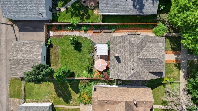 1068 Pleasant Avenue, Saint Paul, MN 55102
