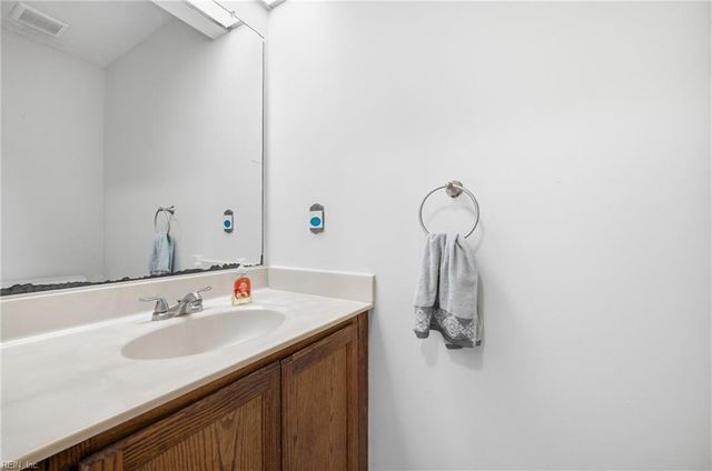 1547 Hummingbird LN, Virginia Beach, VA 23454