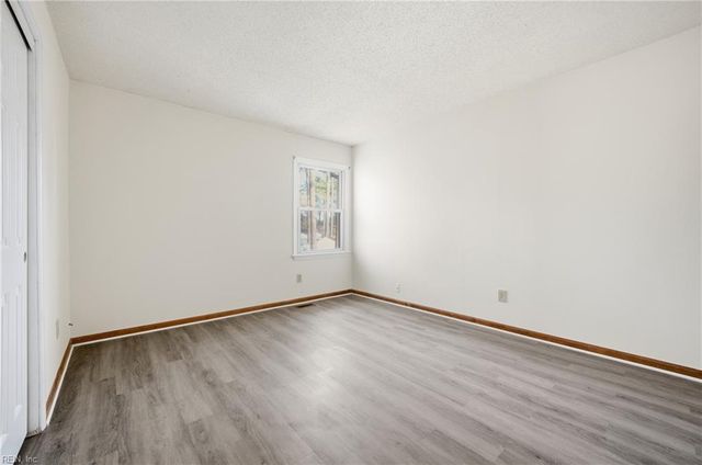 1547 Hummingbird LN, Virginia Beach, VA 23454