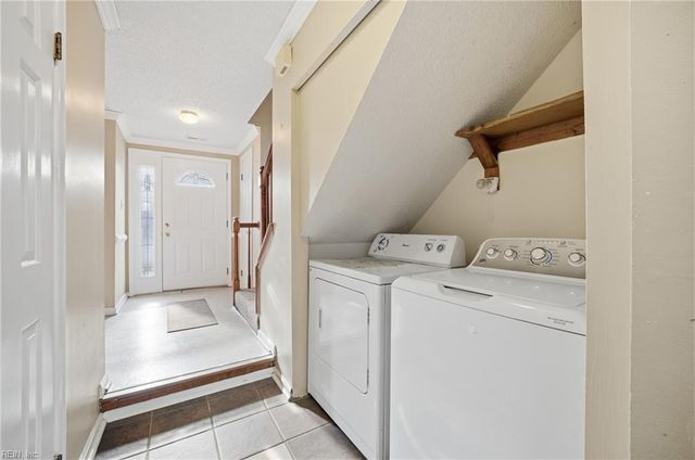 1547 Hummingbird LN, Virginia Beach, VA 23454