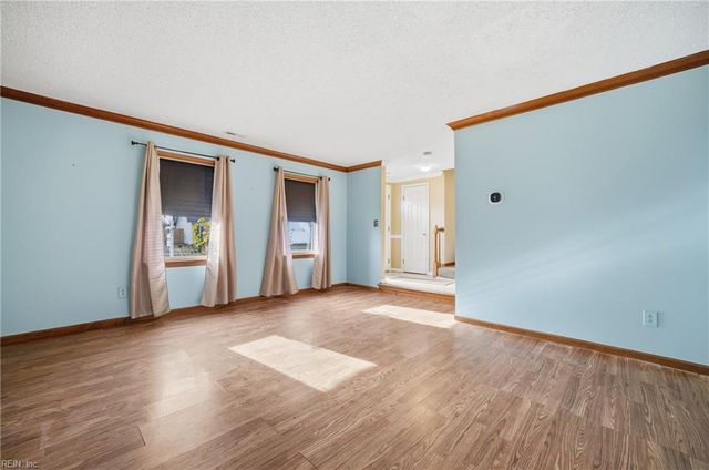 1547 Hummingbird LN, Virginia Beach, VA 23454