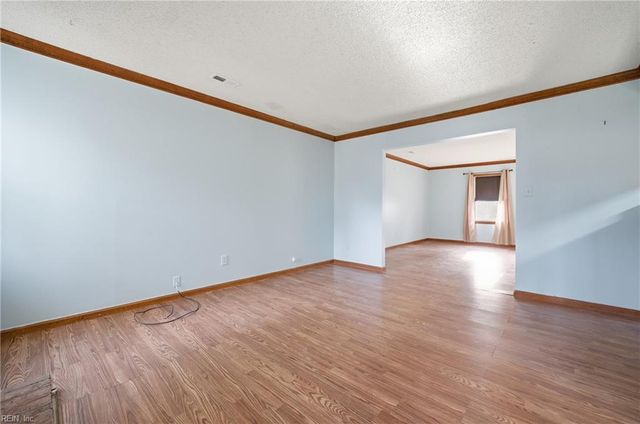 1547 Hummingbird LN, Virginia Beach, VA 23454