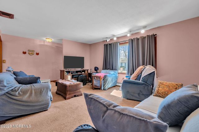 1910 Birchbark Place, Toms River, NJ 08753