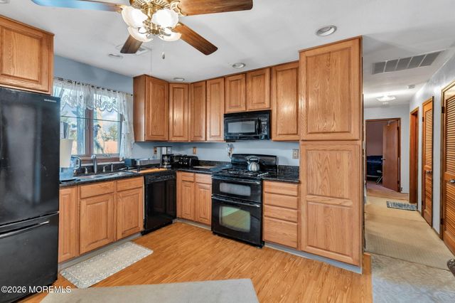 1910 Birchbark Place, Toms River, NJ 08753