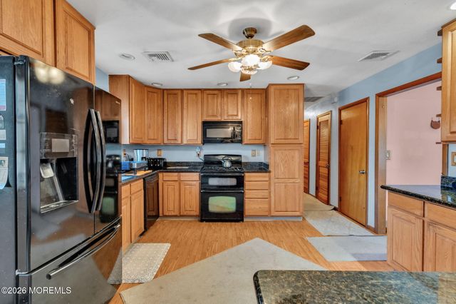 1910 Birchbark Place, Toms River, NJ 08753