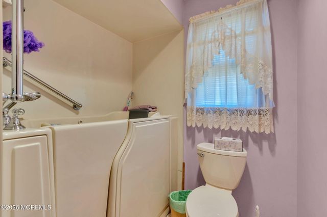 1910 Birchbark Place, Toms River, NJ 08753