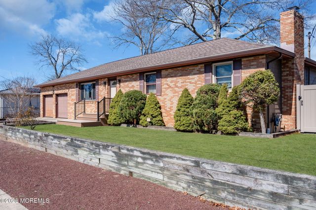 1910 Birchbark Place, Toms River, NJ 08753