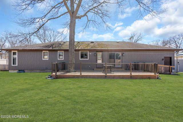 1910 Birchbark Place, Toms River, NJ 08753