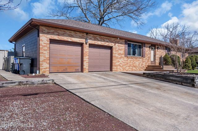 1910 Birchbark Place, Toms River, NJ 08753