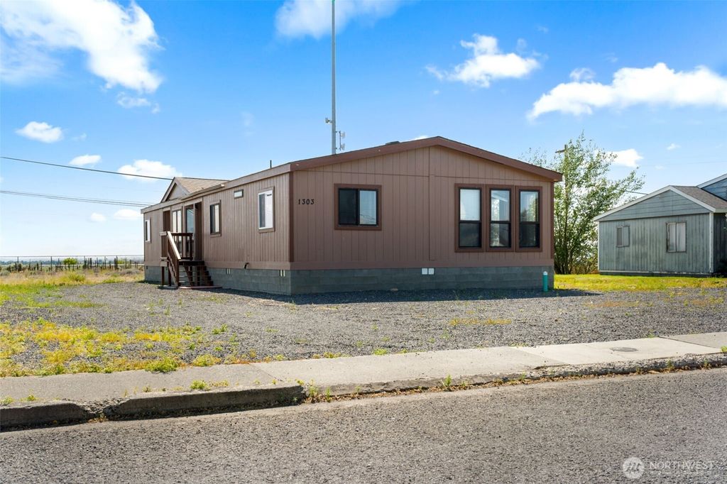 1303 Craig Street W, Moses Lake, WA 98837