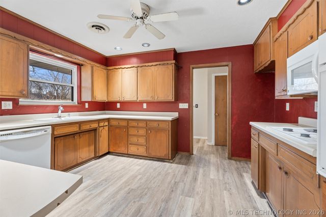 1613 Harned Drive, Bartlesville, OK 74006