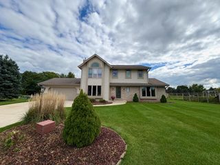 S83W17591 Cedarcrest LANE, Muskego, WI 53150