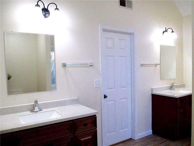 3040 Oak Meadow Drive, Snellville, GA 30078