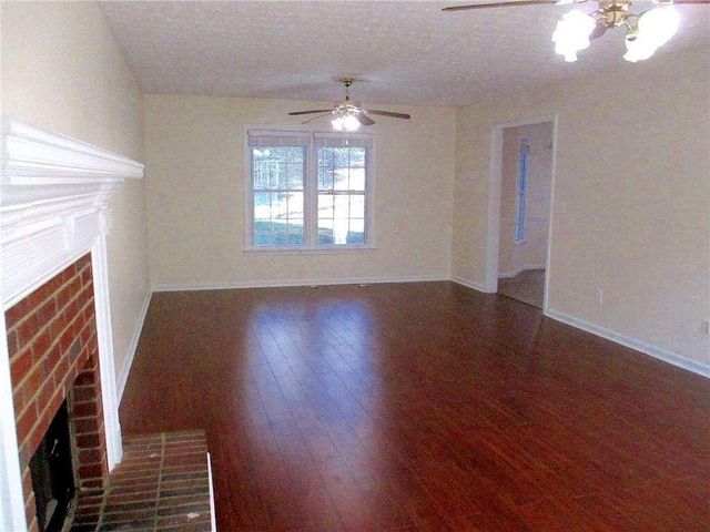 3040 Oak Meadow Drive, Snellville, GA 30078