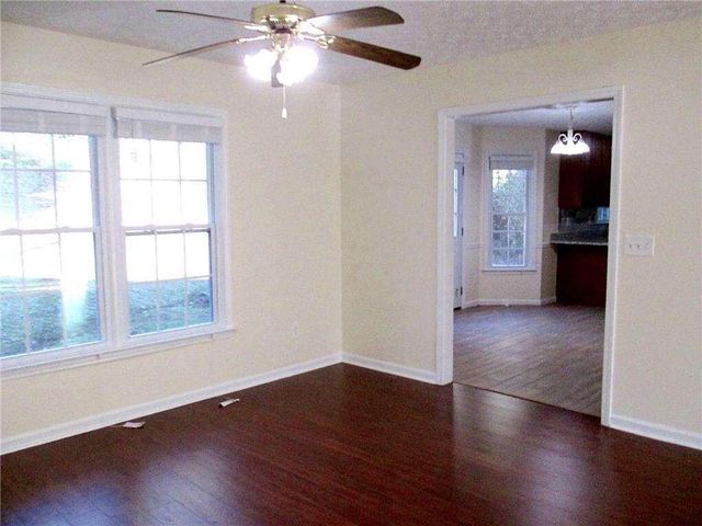 3040 Oak Meadow Drive, Snellville, GA 30078