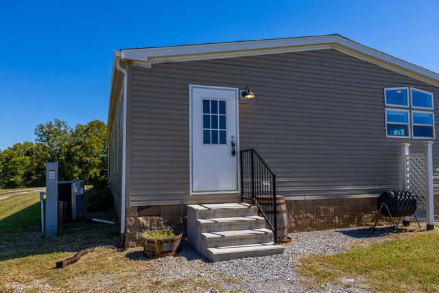 1735 Richmond Road, Lancaster, KY 40444