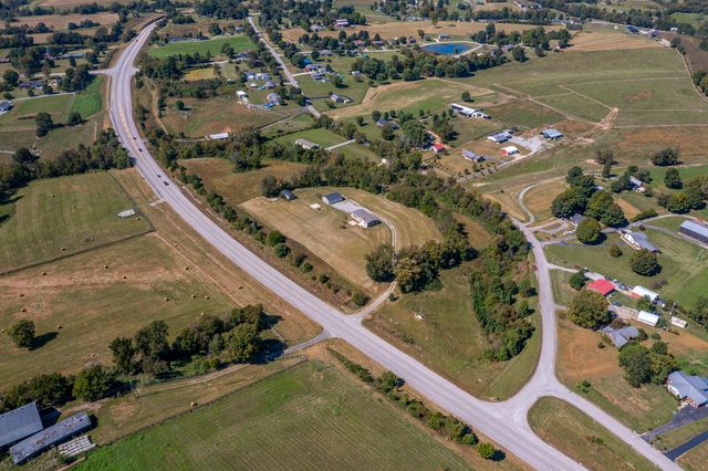 1735 Richmond Road, Lancaster, KY 40444