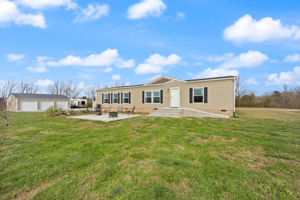 1735 Richmond Road, Lancaster, KY 40444