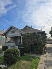 1020 W 42nd Place, Los Angeles, CA 90037