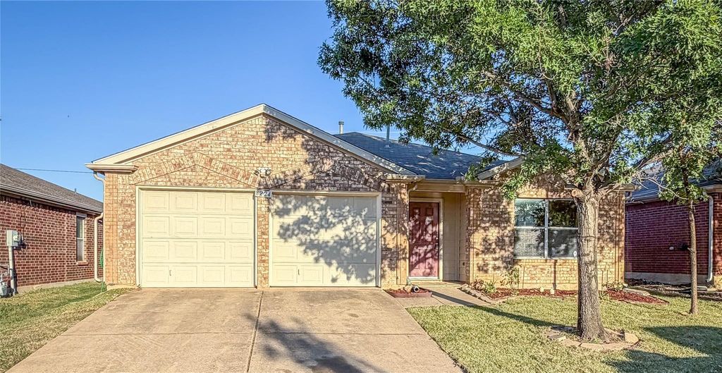 8224 Storm Chaser Drive, Fort Worth, TX 76131