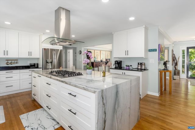 100 CAMPBELL RD, Keswick, VA 22947