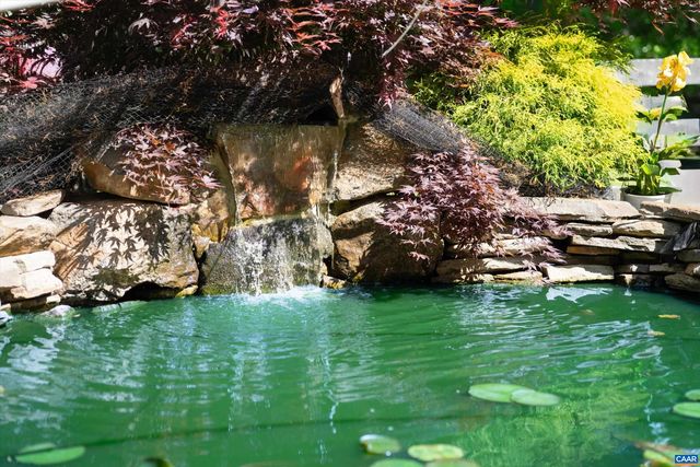 100 CAMPBELL RD, Keswick, VA 22947